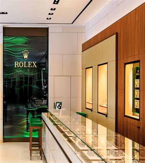 ‭Rolex Boutique Royal De Versailles Jewellers‬ in 101 Bloor Street .